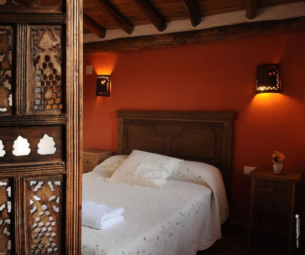 La Molinilla Apartamentos Y Hammam - Adults Only Linares de la Sierra Luaran gambar